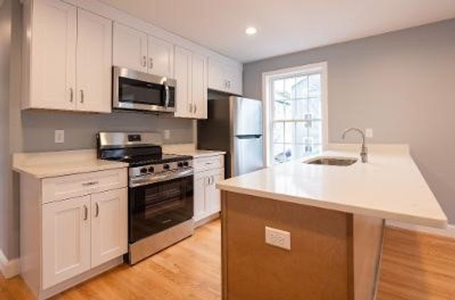 84 Coggeshall Street, Providence, RI 02908