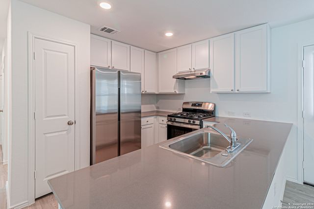 7703 Chancery Gate, San Antonio, TX 78253