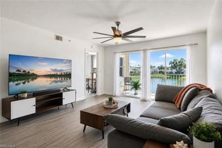 9660 Victoria LN 206, Naples, FL 34109