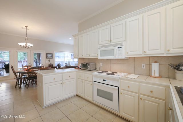 794 Versailles Drive, Ridgeland, MS 39157