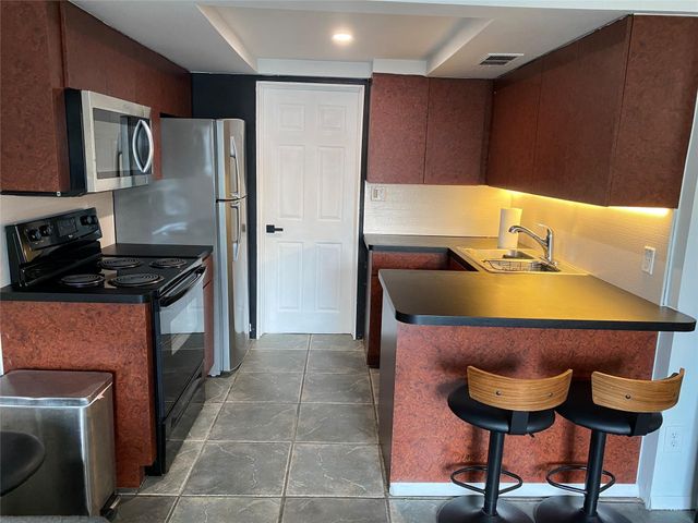 2056 NE 9th Avenue, Wilton Manors, FL 33305