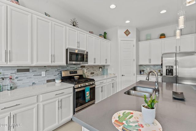 3050 Tapaderos Drive, Wickenburg, AZ 85390