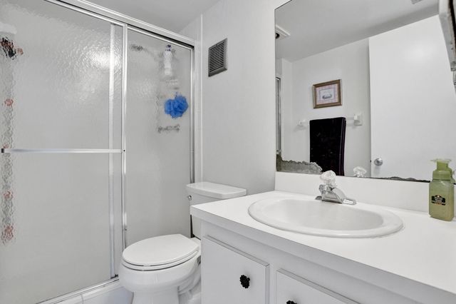 9480 Poinciana Place 304, Davie, FL 33324