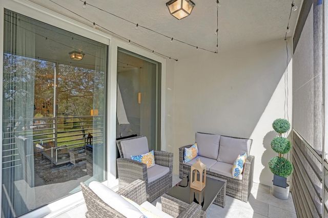 9480 Poinciana Place 304, Davie, FL 33324