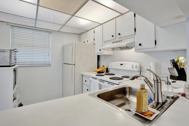 9480 Poinciana Place 304, Davie, FL 33324