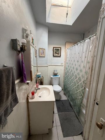 4074 E ROOSEVELT BLVD, Philadelphia, PA 19124