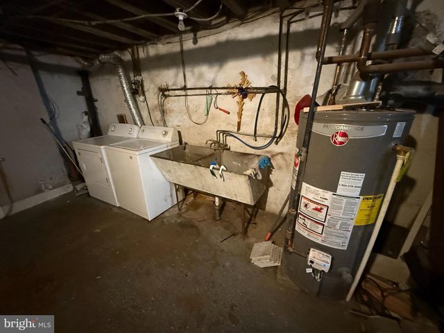 4074 E ROOSEVELT BLVD, Philadelphia, PA 19124
