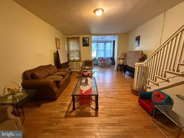 4074 E ROOSEVELT BLVD, Philadelphia, PA 19124