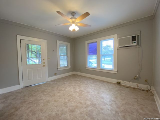 405 S WASHINGTON AVE, New Braunfels, TX 78130
