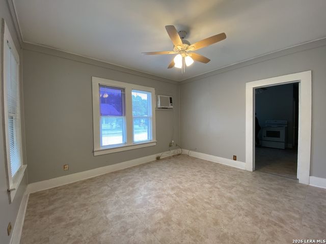 405 S WASHINGTON AVE, New Braunfels, TX 78130