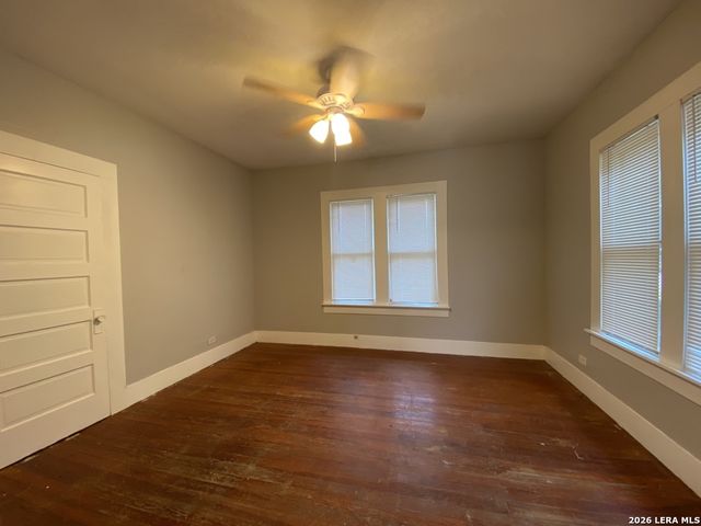 405 S WASHINGTON AVE, New Braunfels, TX 78130