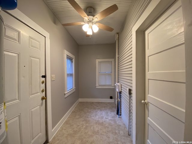 405 S WASHINGTON AVE, New Braunfels, TX 78130