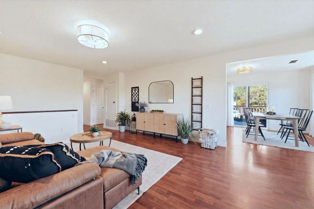 644 A Lado De Loma, Vista, CA 92083
