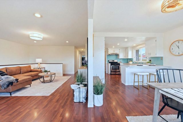 644 A Lado De Loma, Vista, CA 92083