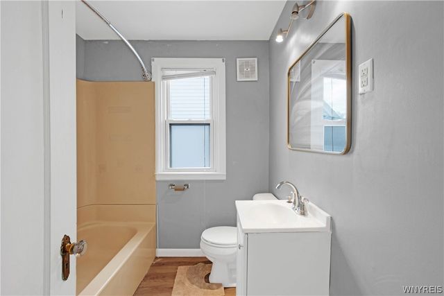 2915 Porter Road, Niagara Falls, NY 14305