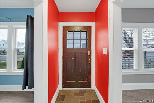 2915 Porter Road, Niagara Falls, NY 14305