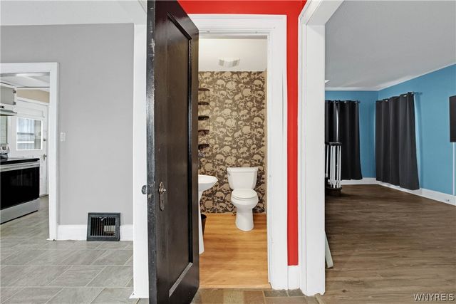 2915 Porter Road, Niagara Falls, NY 14305