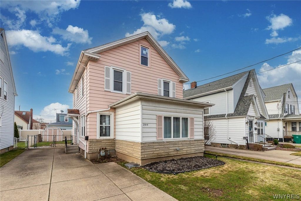 2915 Porter Road, Niagara Falls, NY 14305