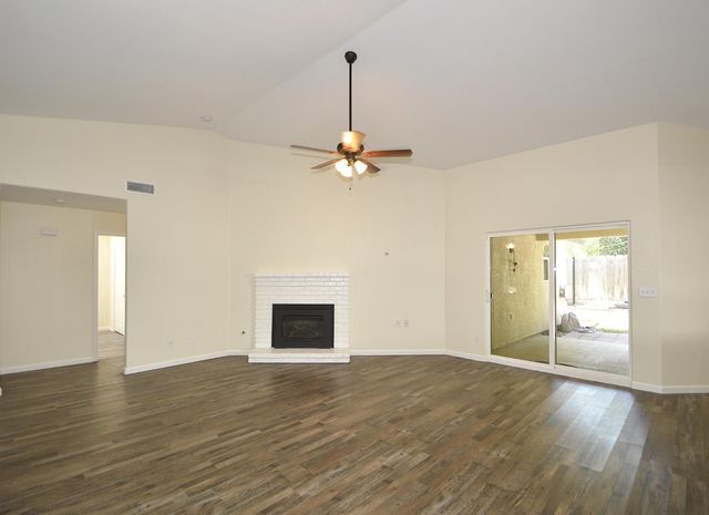 1879 E El Paso Avenue, Fresno, CA 93720