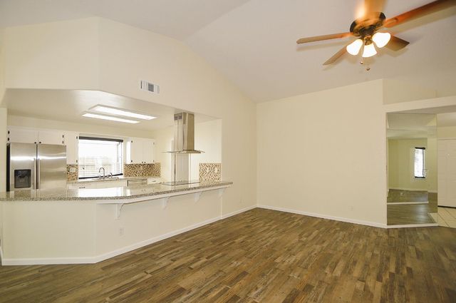 1879 E El Paso Avenue, Fresno, CA 93720