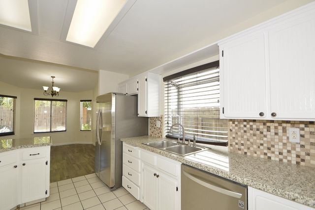 1879 E El Paso Avenue, Fresno, CA 93720