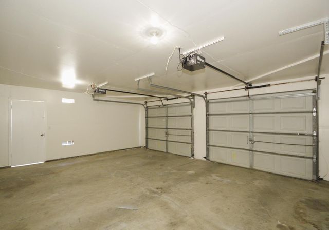1879 E El Paso Avenue, Fresno, CA 93720