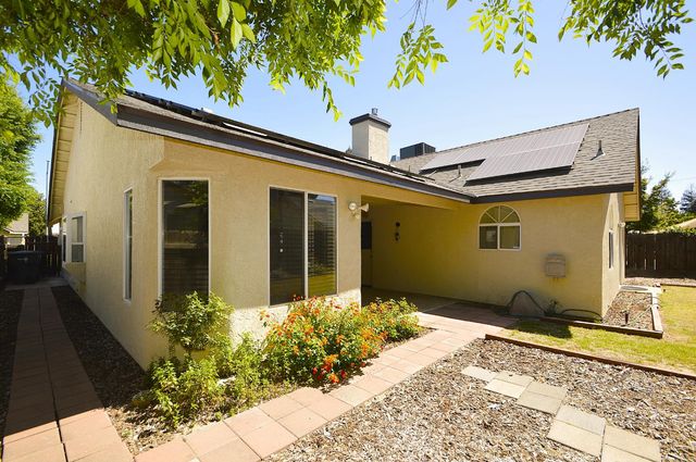 1879 E El Paso Avenue, Fresno, CA 93720