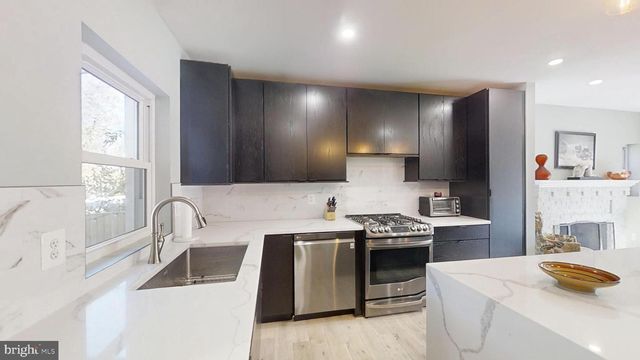 2228 S ST NE, Washington, DC 20002