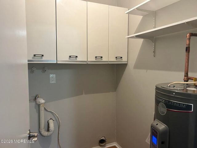 140 Amberly Drive J, Englishtown, NJ 07726