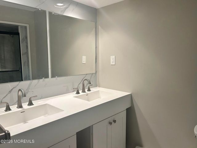 140 Amberly Drive J, Englishtown, NJ 07726