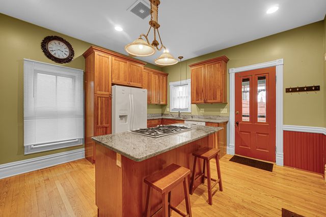 268 Seneca Street, Elgin, IL 60120