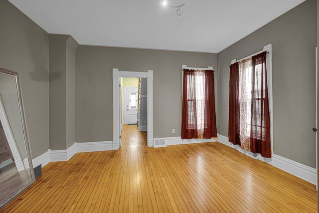 268 Seneca Street, Elgin, IL 60120