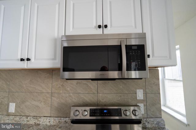 715 W 8TH ST, Wilmington, DE 19801