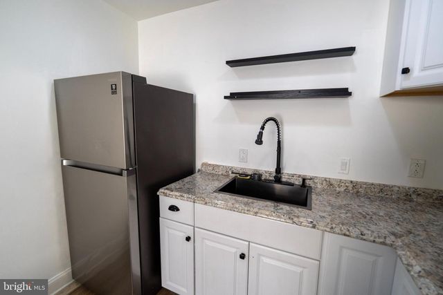 715 W 8TH ST, Wilmington, DE 19801