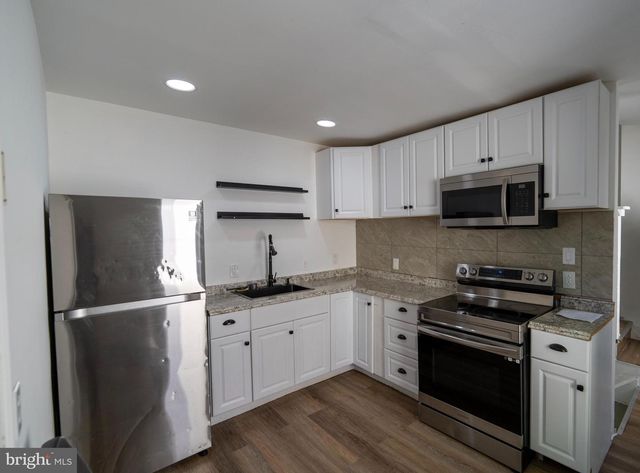 715 W 8TH ST, Wilmington, DE 19801