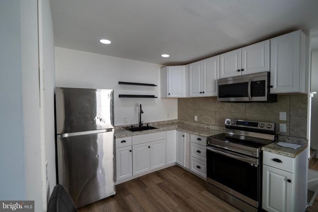 715 W 8TH ST, Wilmington, DE 19801