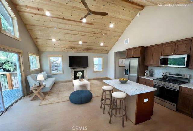 810 Villa Grove Avenue, Big Bear City, CA 92314