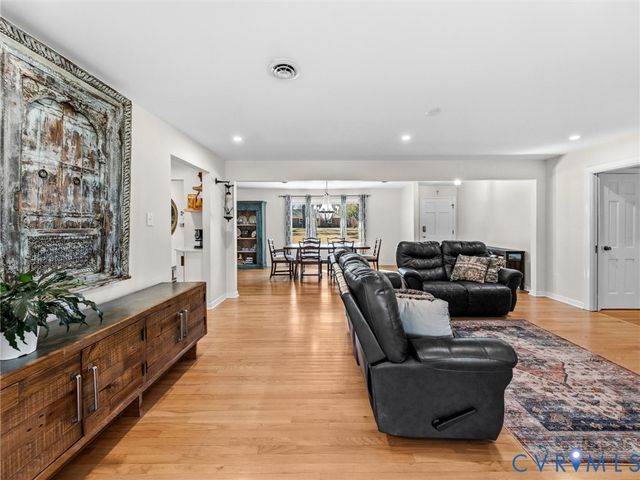 501 Paddington Dr, Midlothian, VA 23114