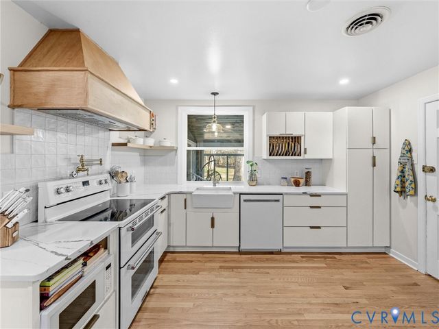 501 Paddington Dr, Midlothian, VA 23114