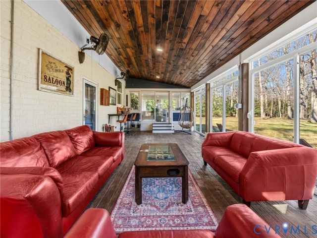 501 Paddington Dr, Midlothian, VA 23114