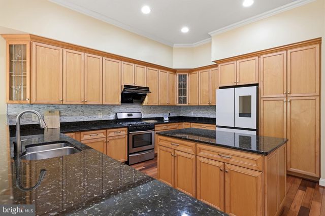 6403 VELLIETY LN, Springfield, VA 22152