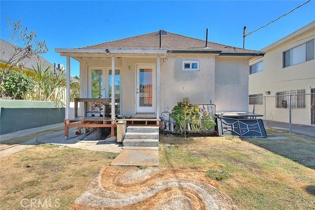 6915 Bonsallo, Lake Los Angeles, CA 90044