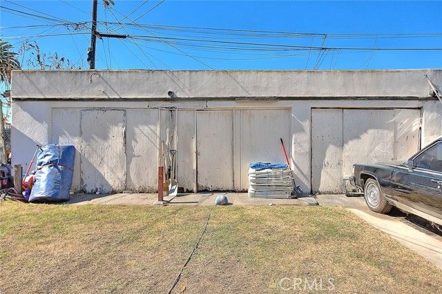 6915 Bonsallo, Lake Los Angeles, CA 90044