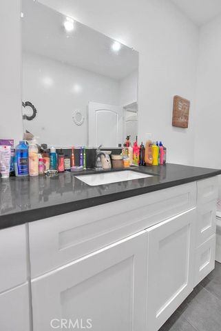 6915 Bonsallo, Lake Los Angeles, CA 90044