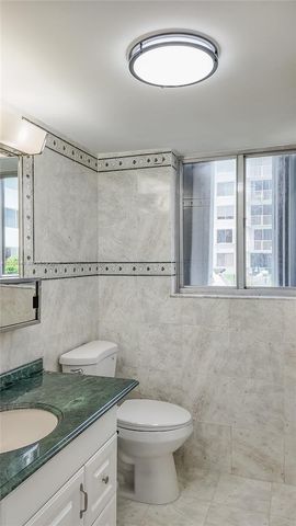 1700 NW N River Dr 106, Miami, FL 33125