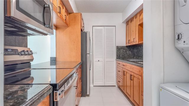 1700 NW N River Dr 106, Miami, FL 33125