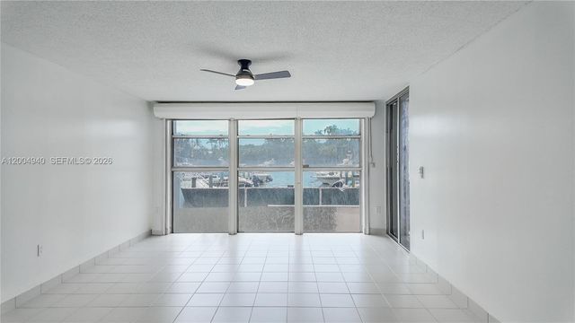 1700 NW N River Dr 106, Miami, FL 33125