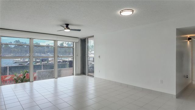 1700 NW N River Dr 106, Miami, FL 33125