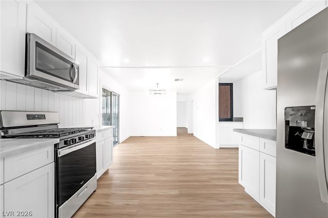 4684 Royal Ridge Way, Las Vegas, NV 89103