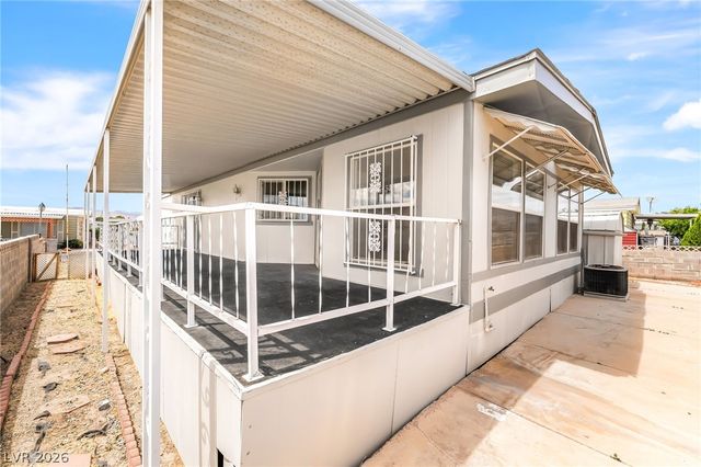 4684 Royal Ridge Way, Las Vegas, NV 89103